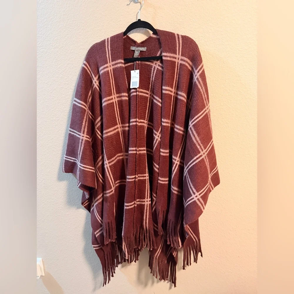 Vince Camuto Cape Scarf Wrap Poncho in Buffalo Check Plaid